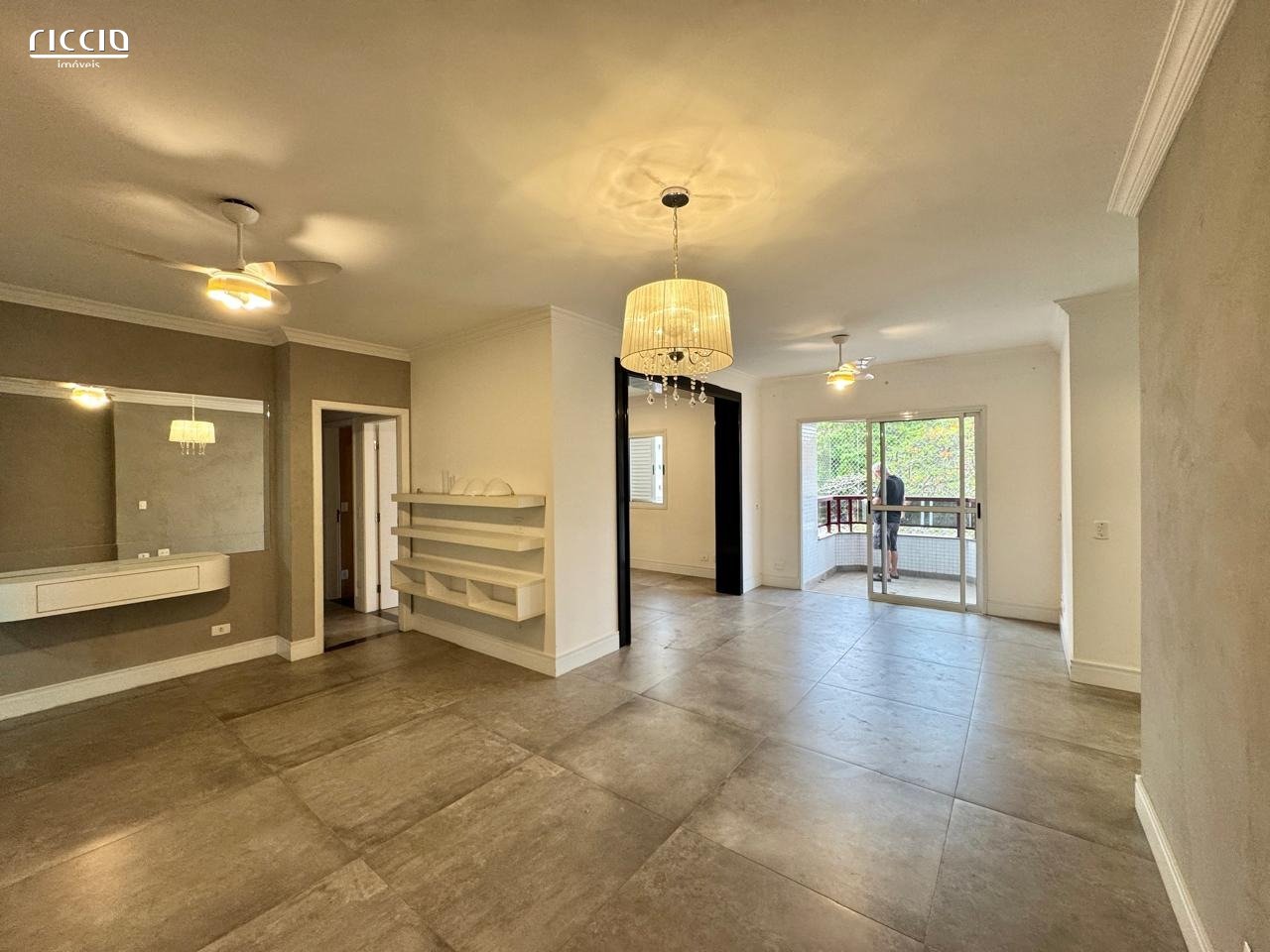 Apartamento à venda no Edifício Manhattan - Vila Adyana - 130m², 3 dormitórios, 1 suíte, 3 banheiros e 2 vagas
