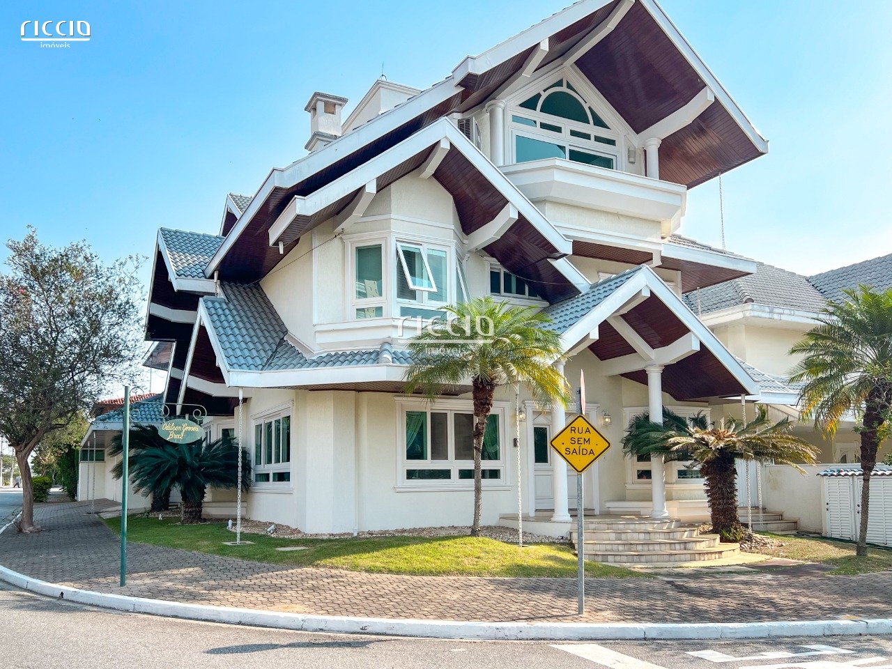 Casa em Condomínio no Jardim Aquarius
