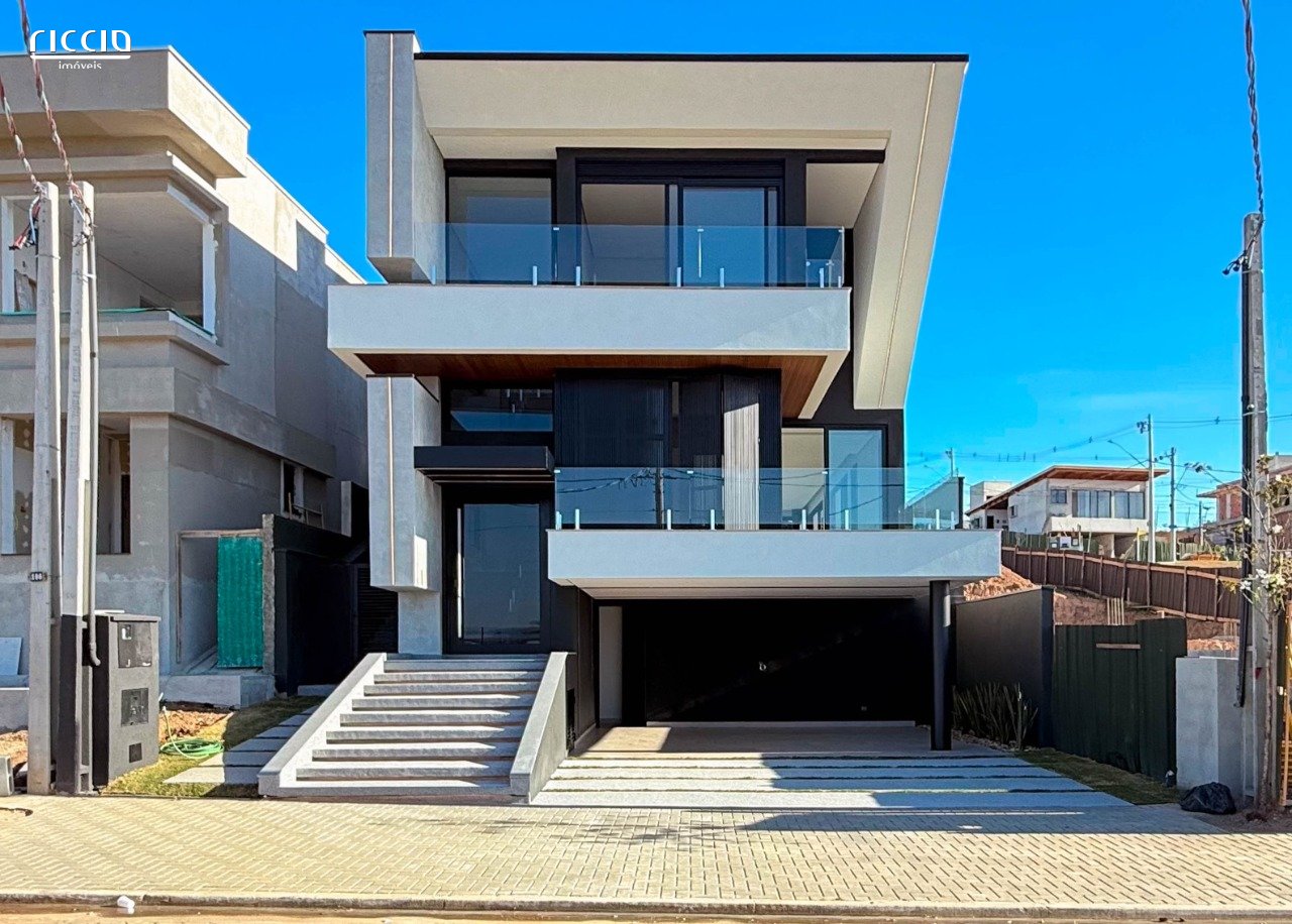Sobrado à venda no Cond. Terras Alpha Urbanova - 4 SUÍTES Pronta para Morar - 355 m2 de Construção - Avalia Permuta