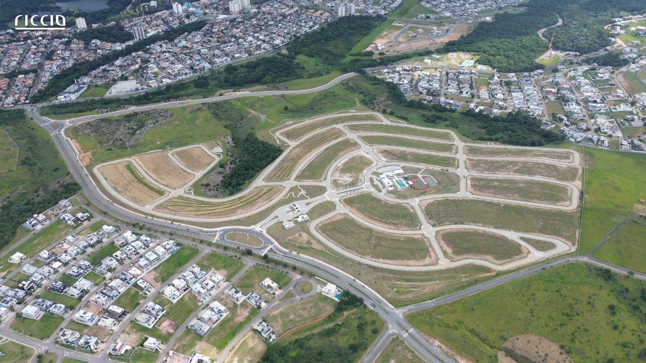 Terreno à venda Cond. Terras Alpha -  427,00 m², Quadra C1 - Declive. - Vista para as Montanhas