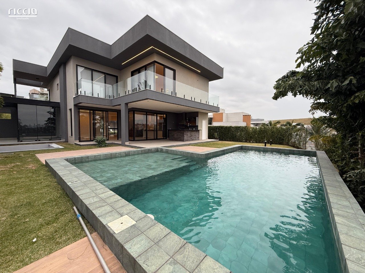 Casa à venda No Urbanova - Sobrado com 4 Suítes no Condomínio Reserva do Paratehy - São José dos Campos/SP