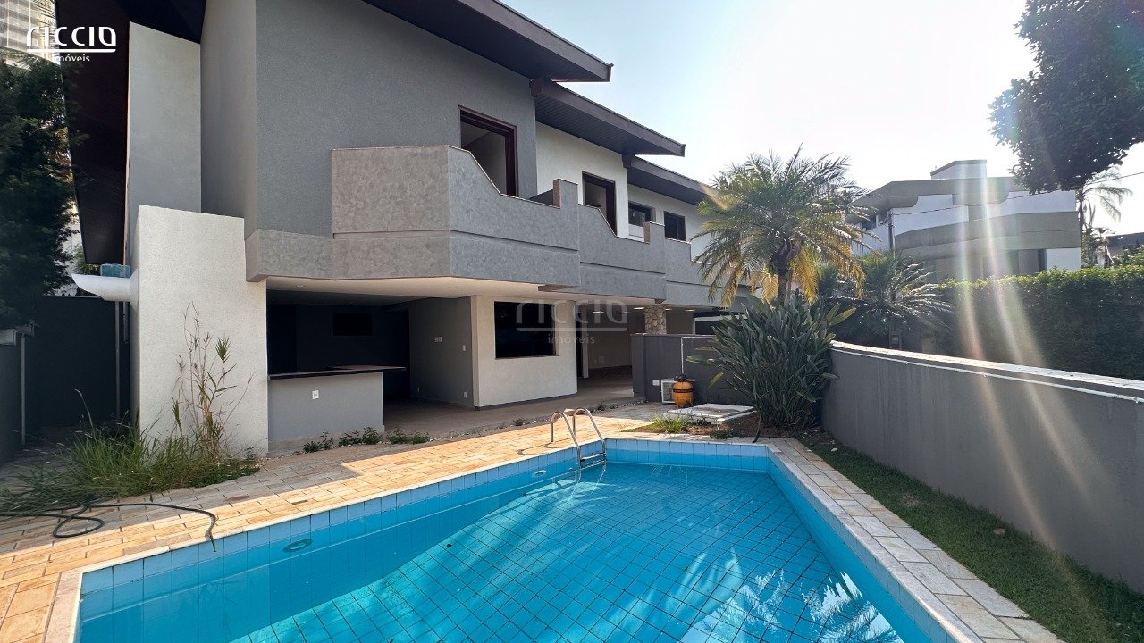 Residência de Alto Padrão no Condomínio Aquarius I - 450 m2 Útil e 550 m2 de Terreno - São José dos Campos SP