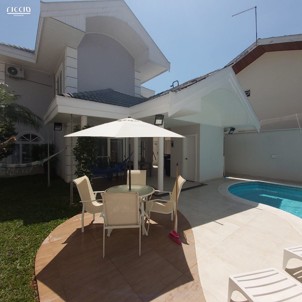 Casa em Condomínio à venda no Urbanova — ambiente interno