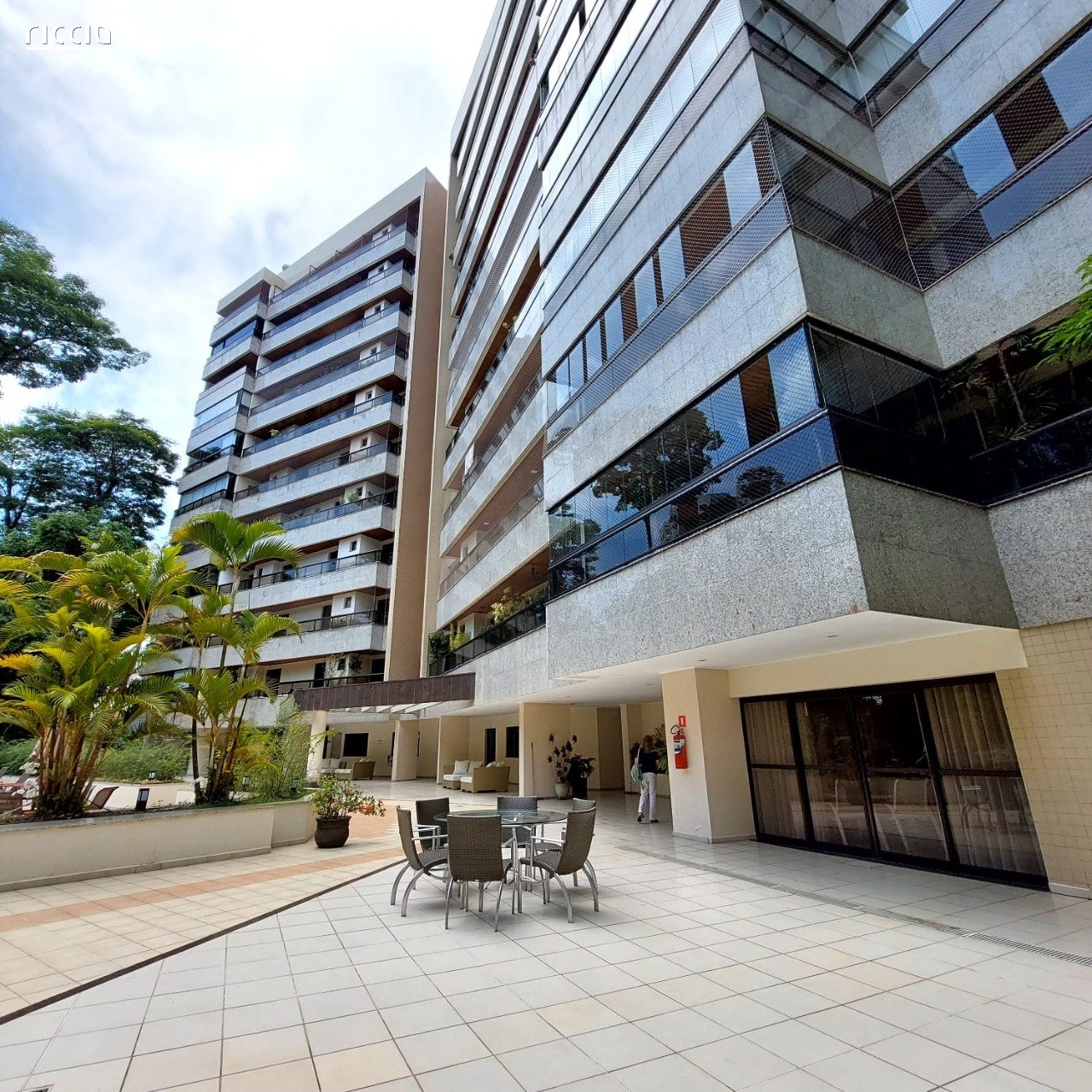 Residencial Mansões do Bosque - 4 Dormitórios - 323m² no Vila Ema