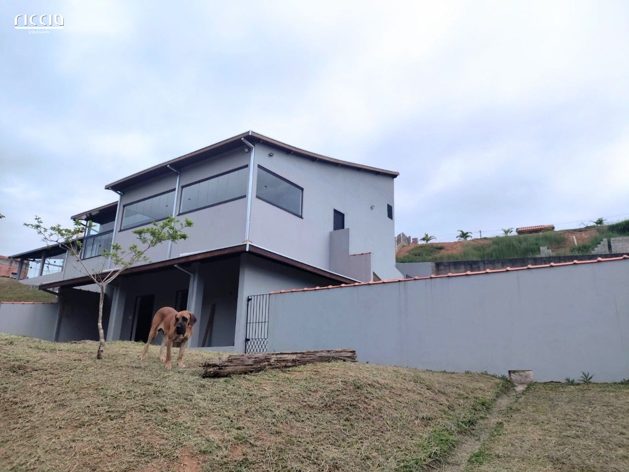 Chácara na parte alta com 4.000 m² de terreno, toda cercada - Bairro Costinha, São José dos Campos/SP