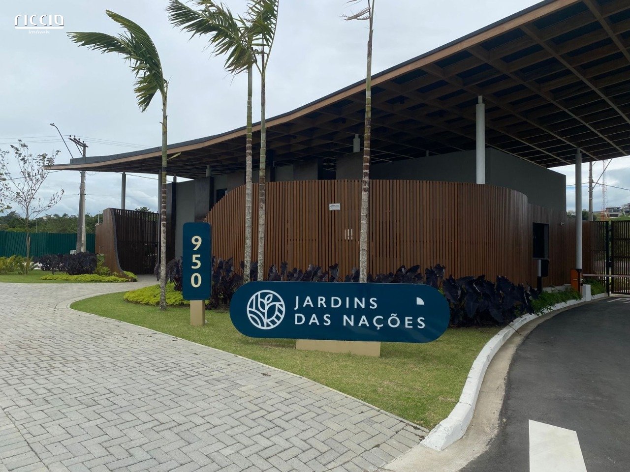 Terreno à Venda no Urbanova - 1220m² - terreno palno.