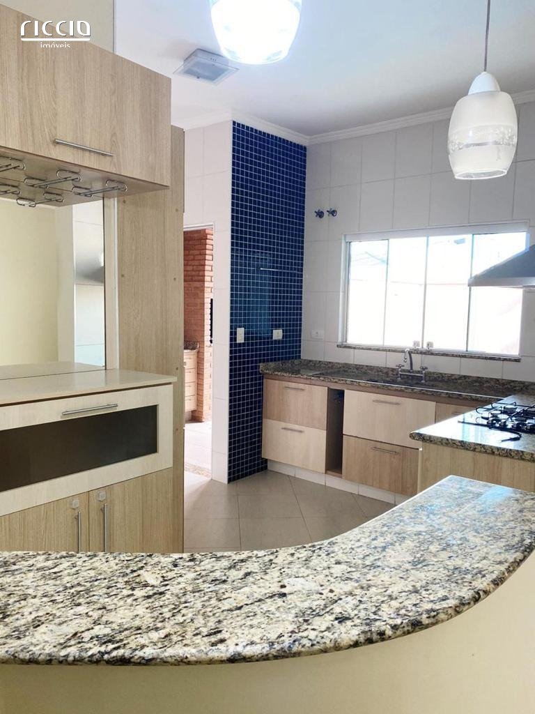 Casa em Condomínio à venda no Jardim Hípica Pinheiro — ambiente interno