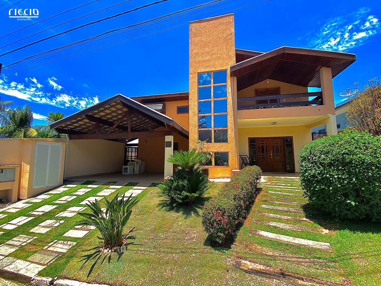 Sobrado Alto Padrão 4 dormitórios 2 suítes 373 m² AC Condomínio Coleginho Jacareí SP