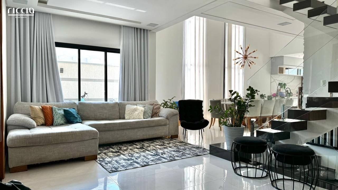Sobrado 3 dormitórios 2 suíte 270 m² AC Residencial Fogaça Jacarei SP