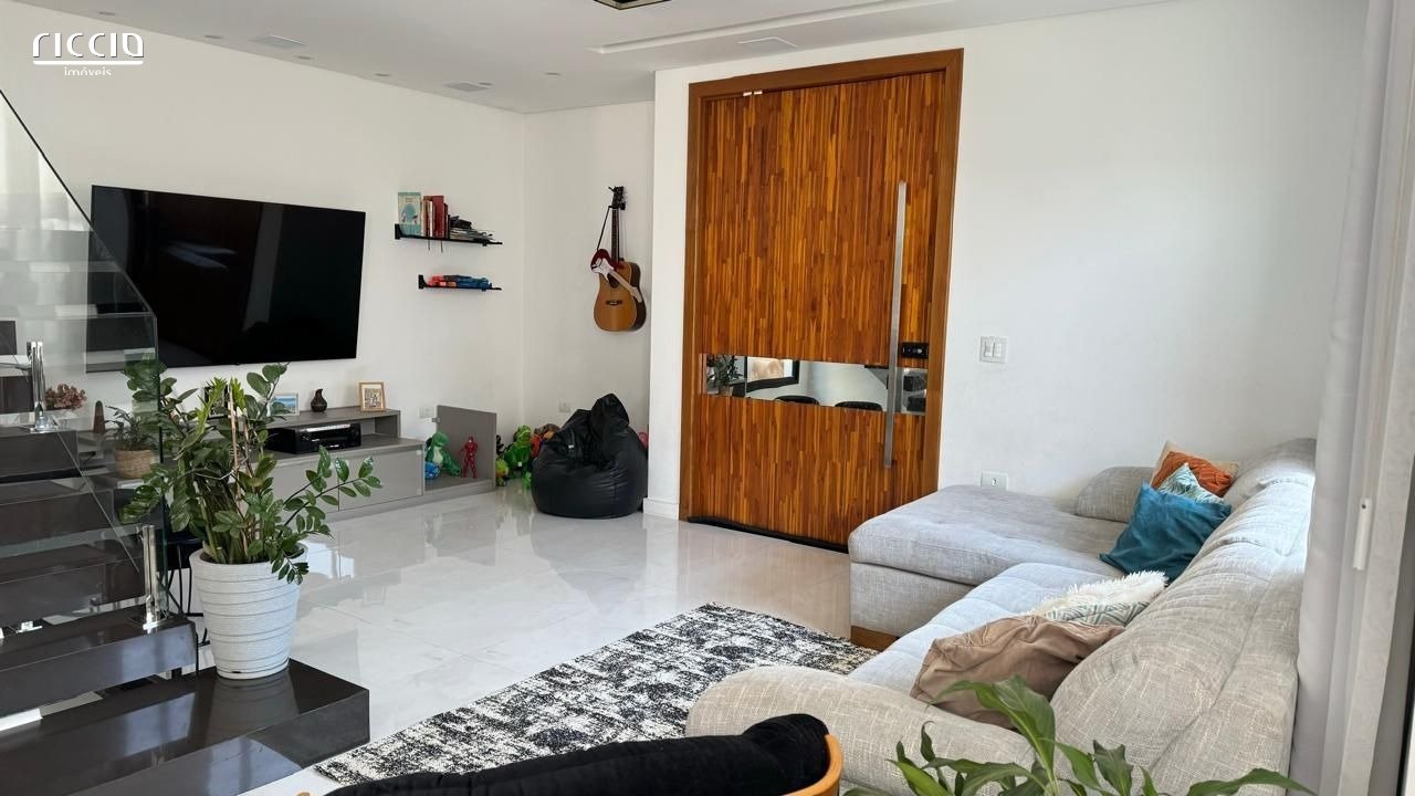 Casa em Condomínio à venda no Jardim América — ambiente interno