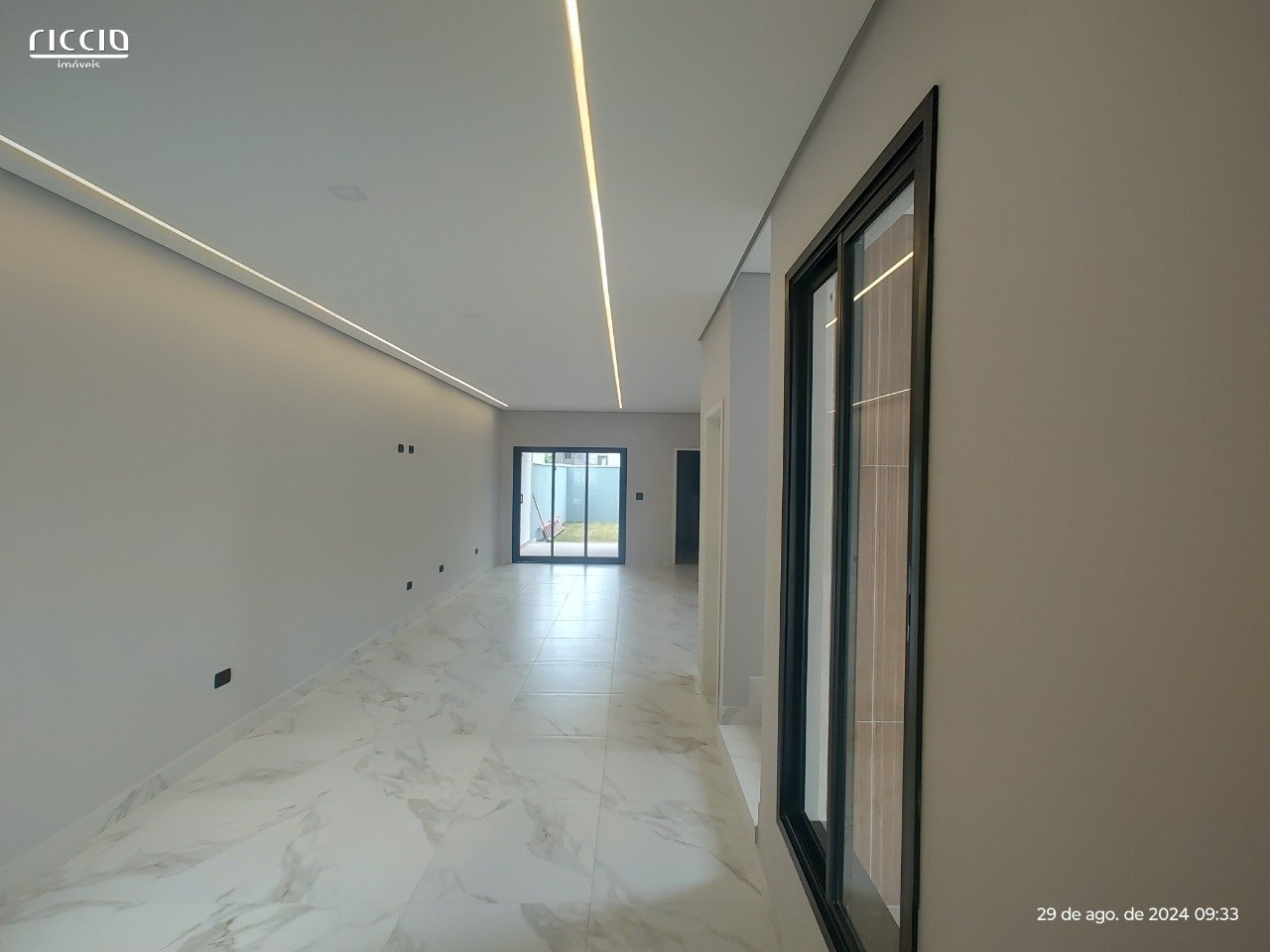 Casa em Condomínio à venda no Jardim Jacinto — ambiente interno