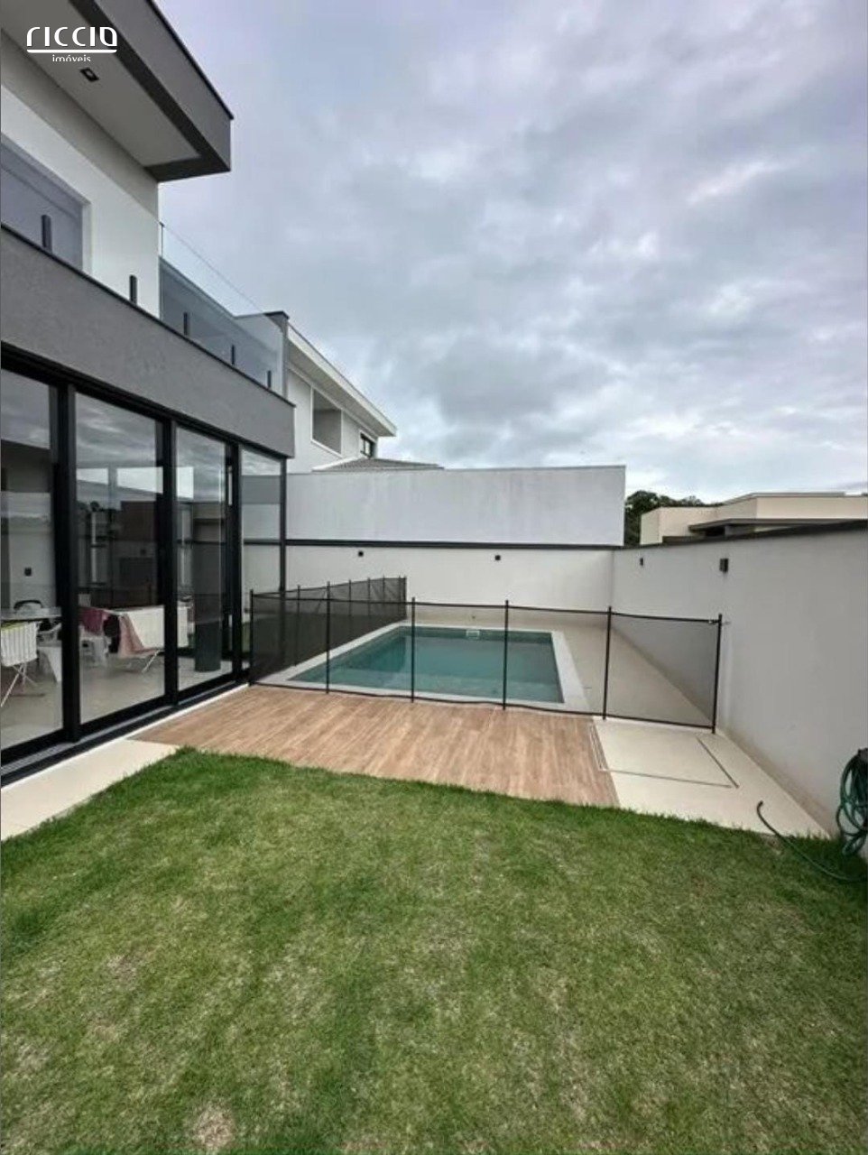 Casa em Condomínio à venda no Putim — detalhe do imóvel