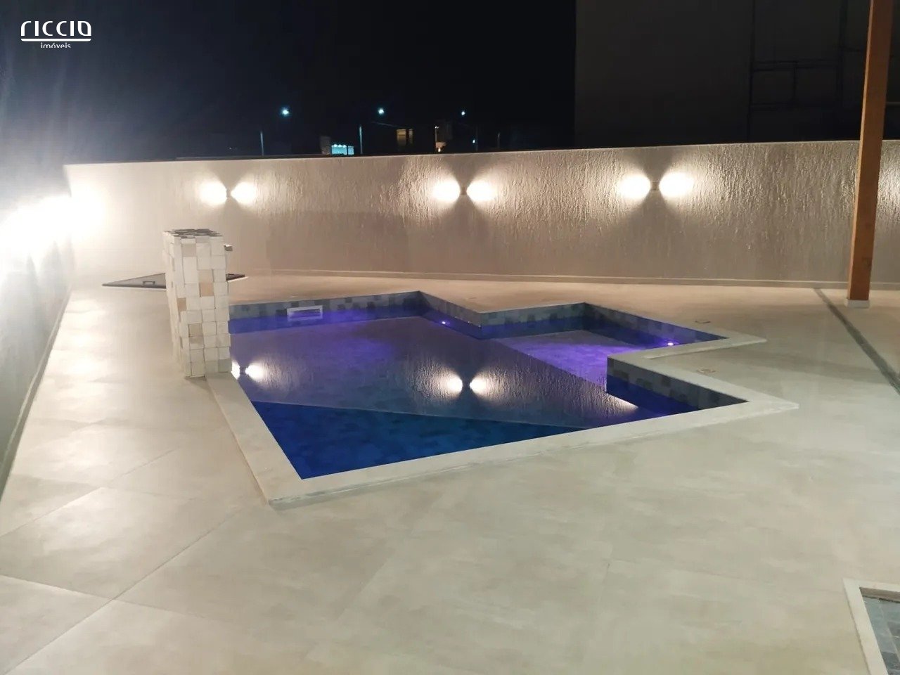 Casa em Condomínio à venda no Residencial Colinas — ambiente interno
