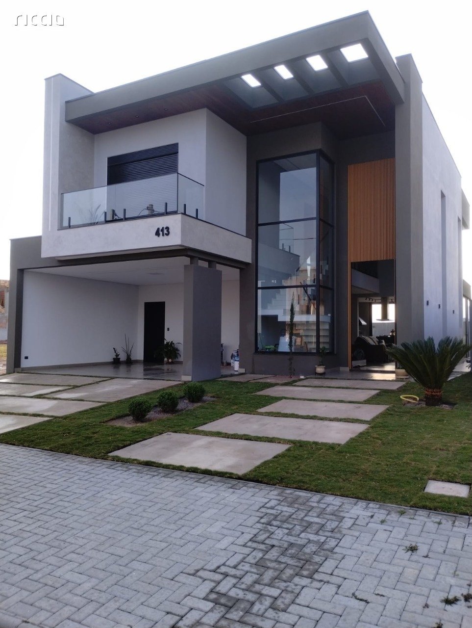 Casa Terras Alpha Urbanova | 350 m² Construção | 5 Dormitórios | Projeto Moderno | Piscina + Sauna | Energia Fotovoltaica