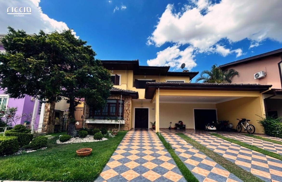 Casa Luxuosa em Condomínio Vila Europa