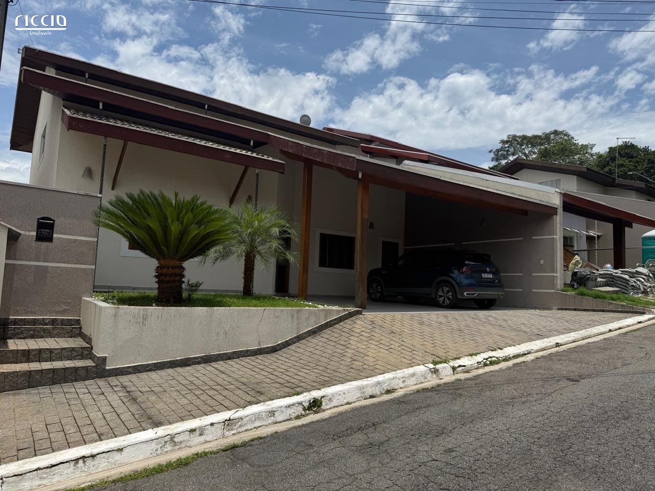 Casa Sobrado - Condomínio Recanto da Serra - Urbanova - 5 Dormitórios - 252,43m².