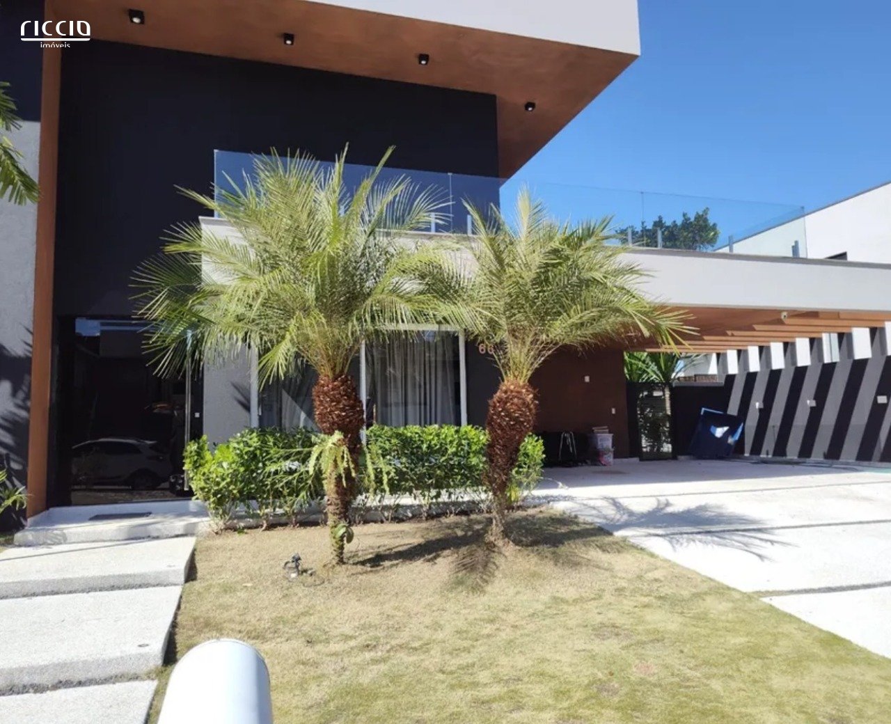 Casa à venda no Reserva do Paratehy em Sao Jose dos Campos, SP - 3 suites e 4 vagas da garagem