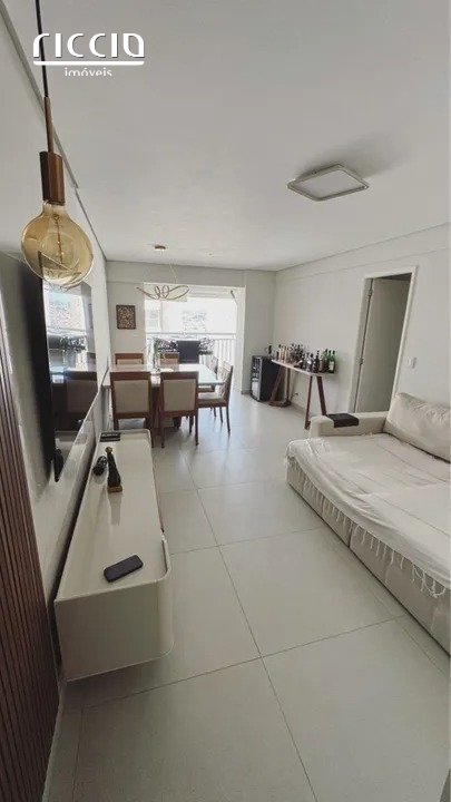 Apartamento Reformado no Edifício Adriático - Andar Alto e Sol da Manhã!