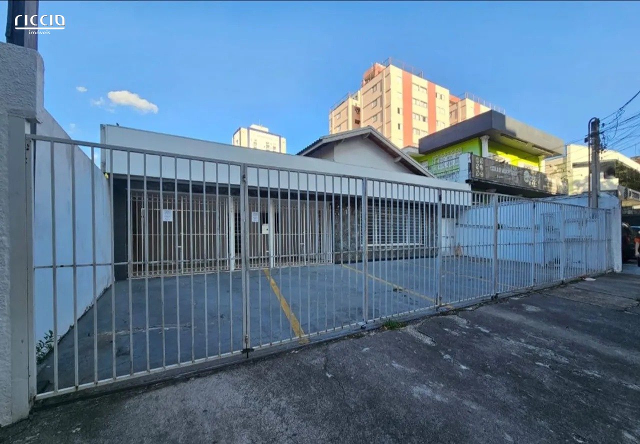 Casa Comercial à venda no Jardim São Dimas — ambiente interno