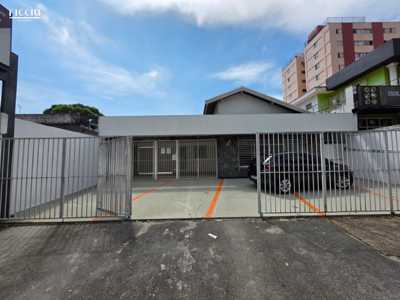 Casa comercial para venda em ótima localização - São Dimas