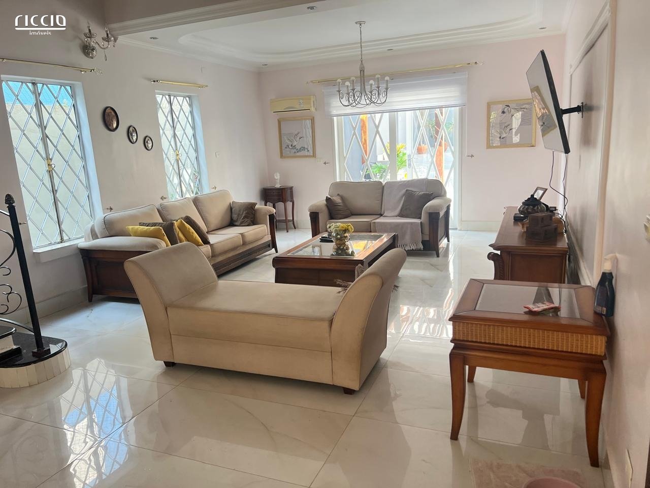 Casa à venda no Jardim Apolo — ambiente interno