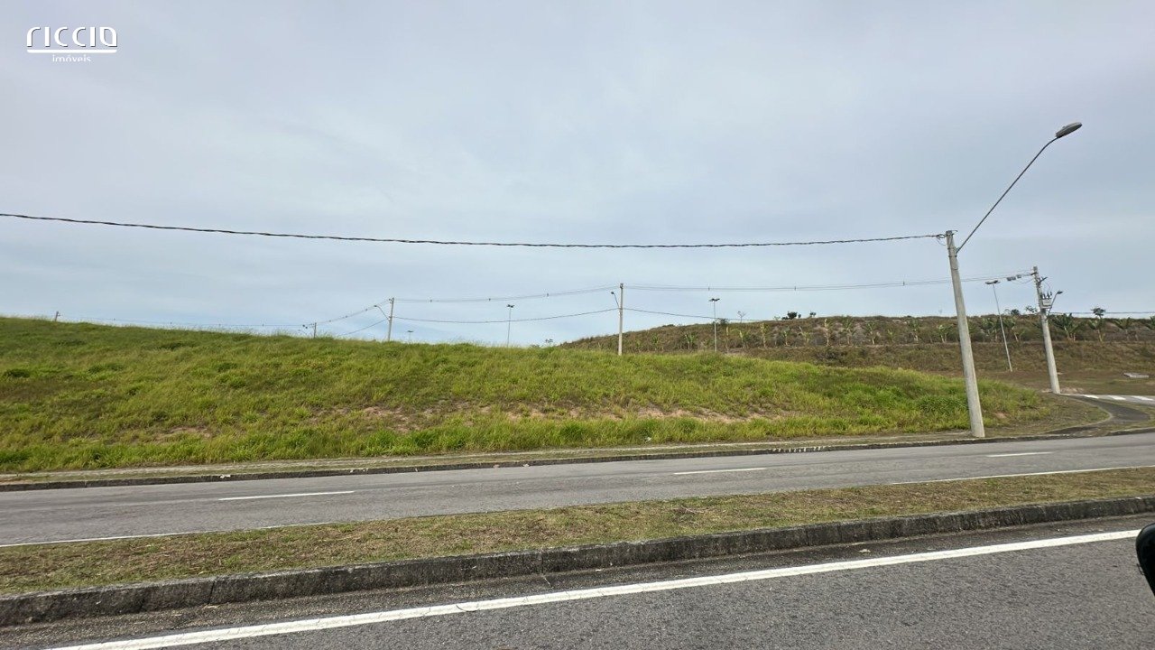 Terreno à venda no Recanto da Baronesa em SJC com 1.464m2