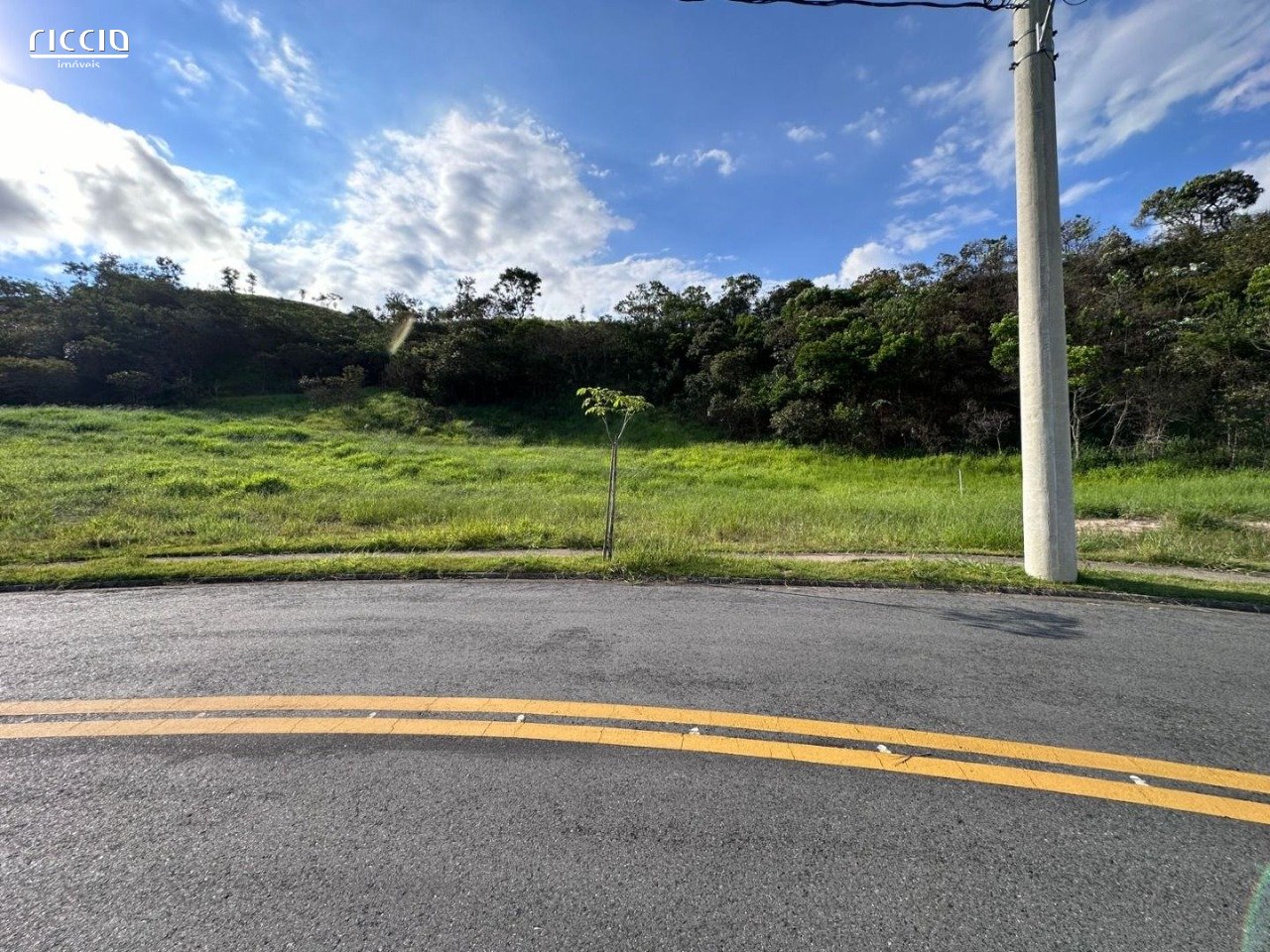 Terreno à venda no Condomínio Recanto da Baronesa — ambiente interno