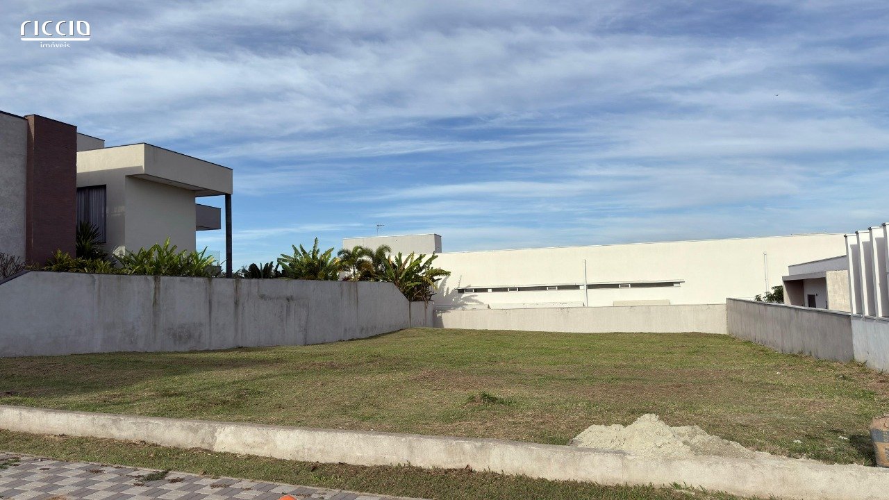 Terreno à venda no Condomínio Reserva do Paratehy Urbanova - São José dos Campos/SP - 960 m² PLANO