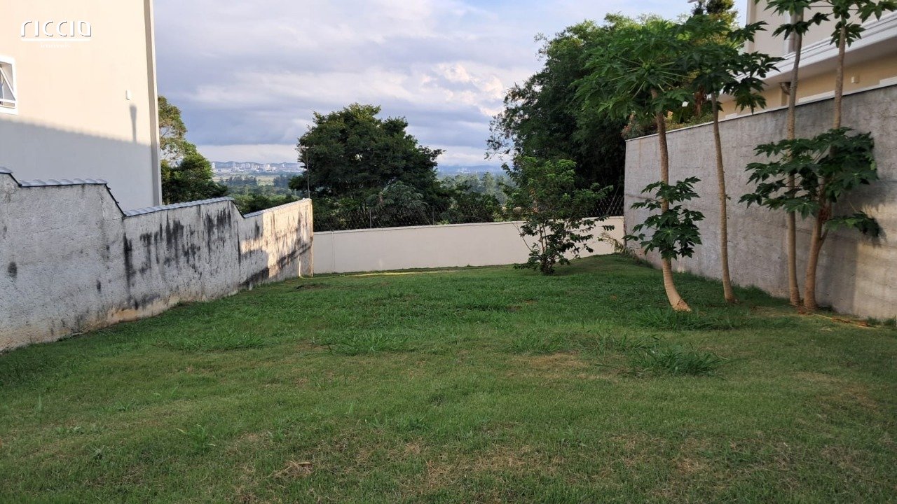 Terreno no Condomínio Floradas da Serra