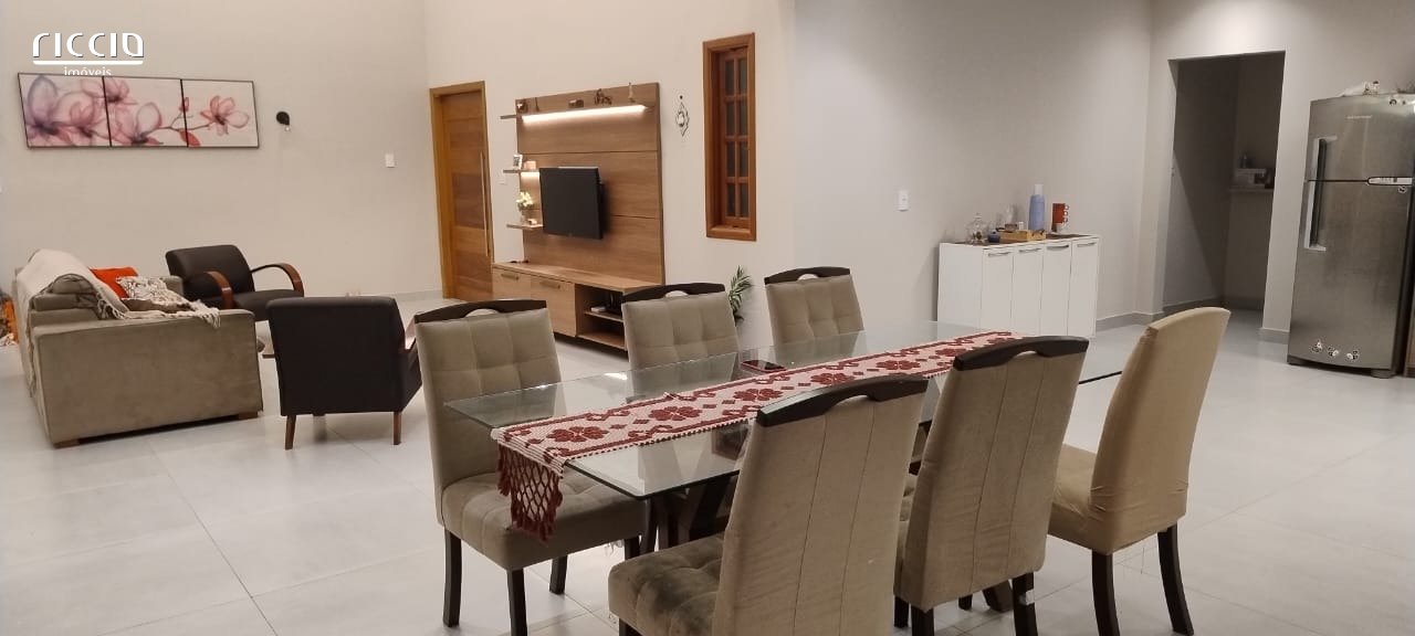 Casa em Condomínio à venda no Ecopark — ambiente interno
