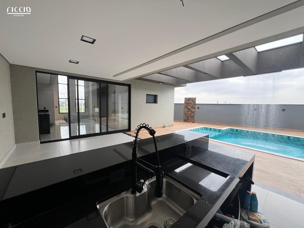 Casa em Condomínio à venda no Parque Residencial Maria Elmira — imagem 6 de 14