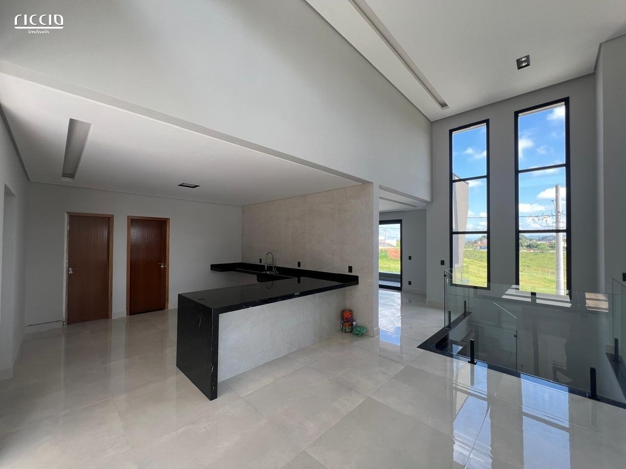 Casa em Condomínio à venda no Parque Residencial Maria Elmira — ambiente interno