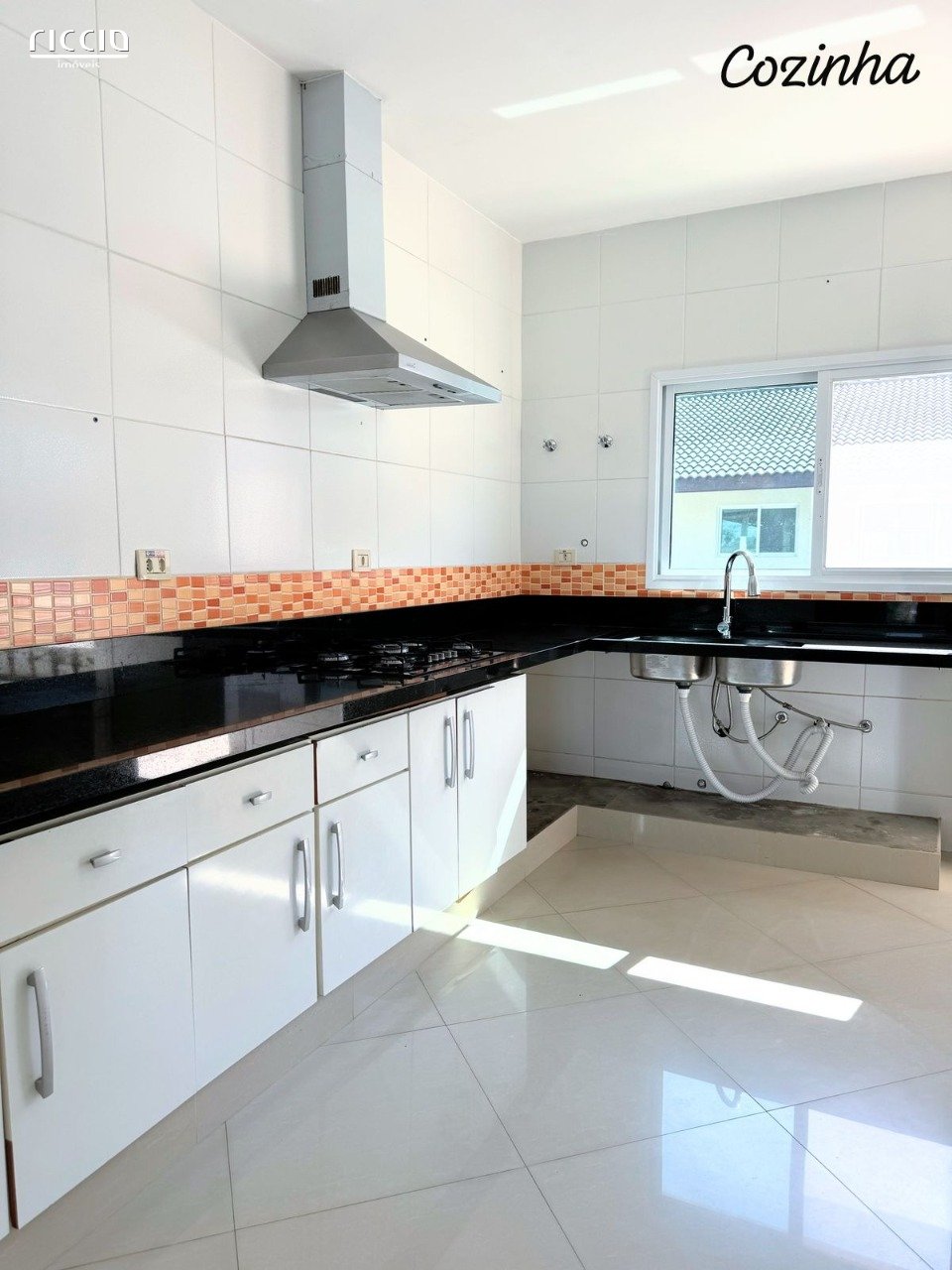 Casa em Condomínio à venda no Jardim Terras de Santa Helena — ambiente interno
