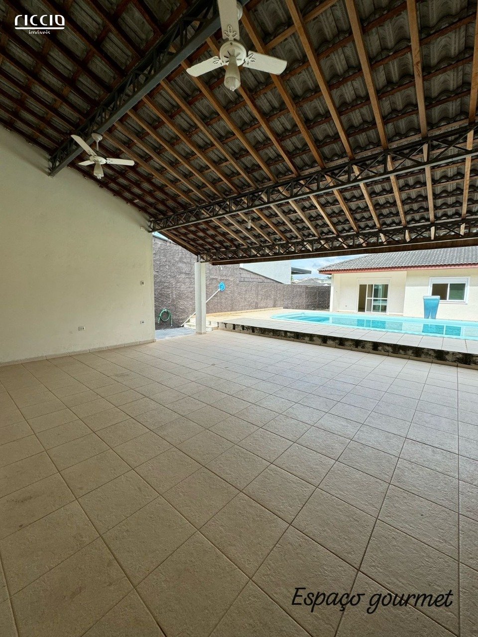 Casa em Condomínio à venda no Jardim Terras de Santa Helena — detalhe do imóvel