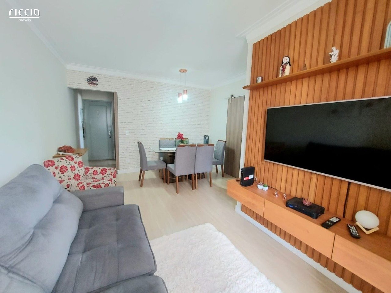 Apartamento à venda no Parque Industrial — ambiente interno