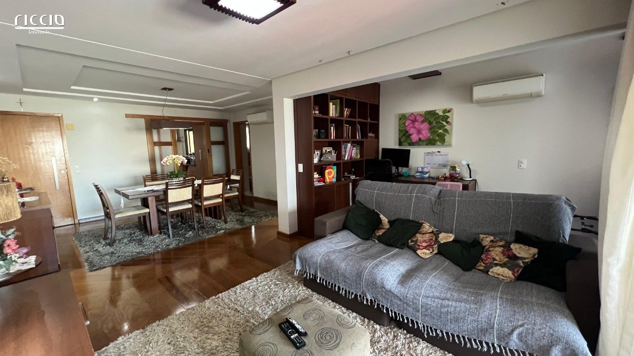 Apto com 152 m² - andar médio - 2 dormitórios (1suíte) - 2 vagas