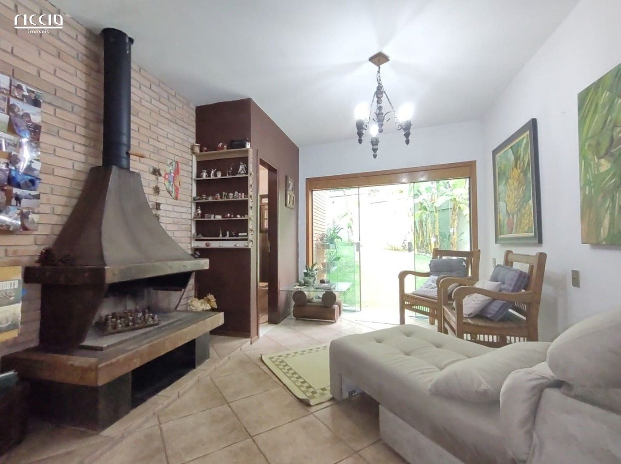 Casa à venda com 4 dormitórios no Jardim Apolo em São José dos Campos