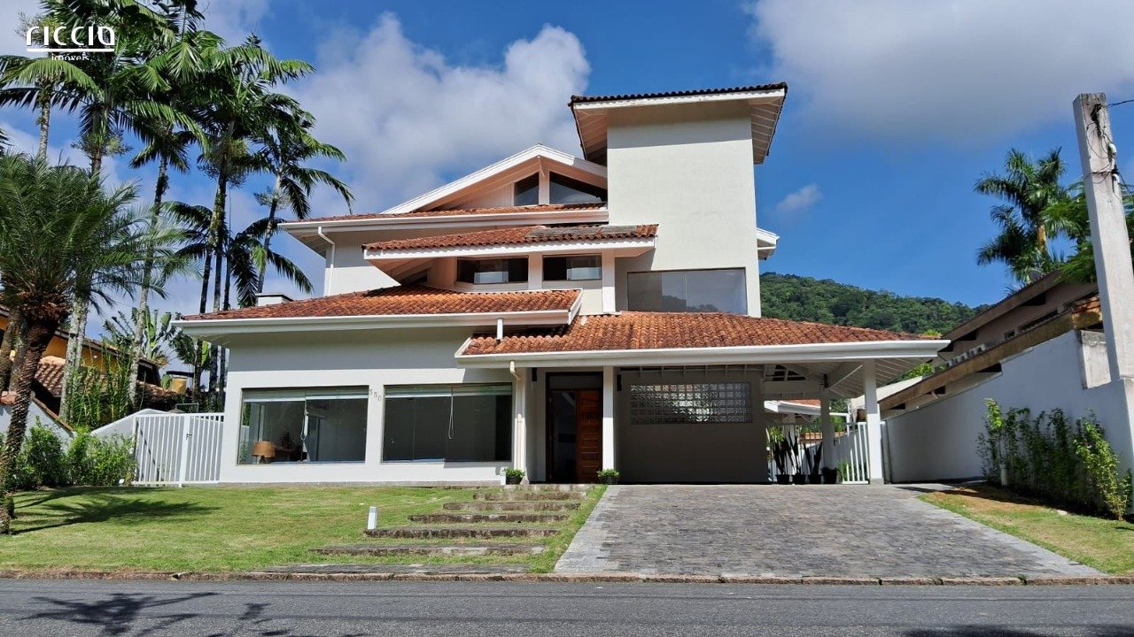 Casa Sobrado de Alto Padrão à Venda - Condomínio Tabatinga, Caraguatatuba