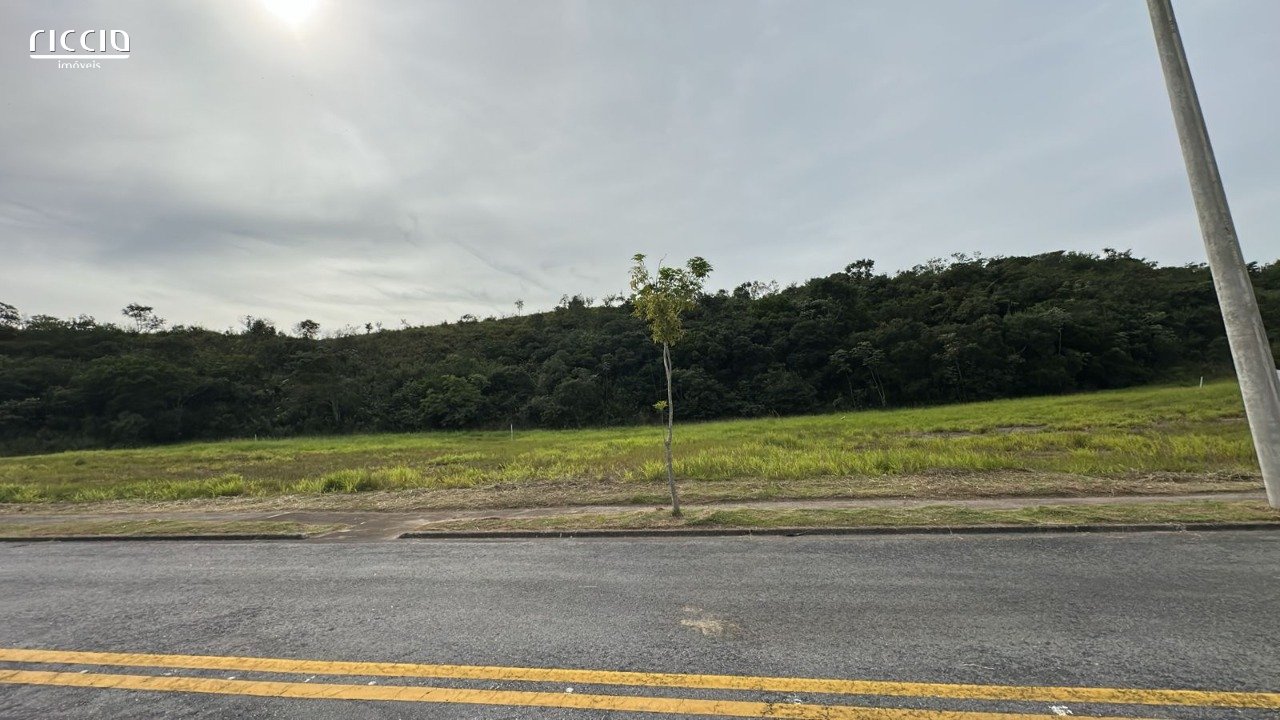 Terreno à venda com 773,84 m² no Condomínio Recanto da Baronesa em São José dos Campos