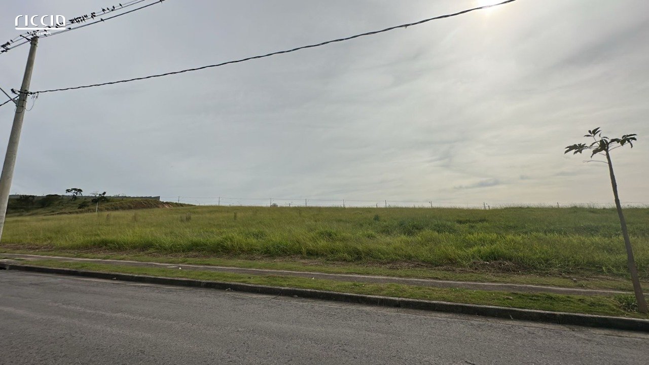 Terreno a venda com 819,24 m² no Condomínio Recanto da Baronesa, Zona Sul de São José dos Campos