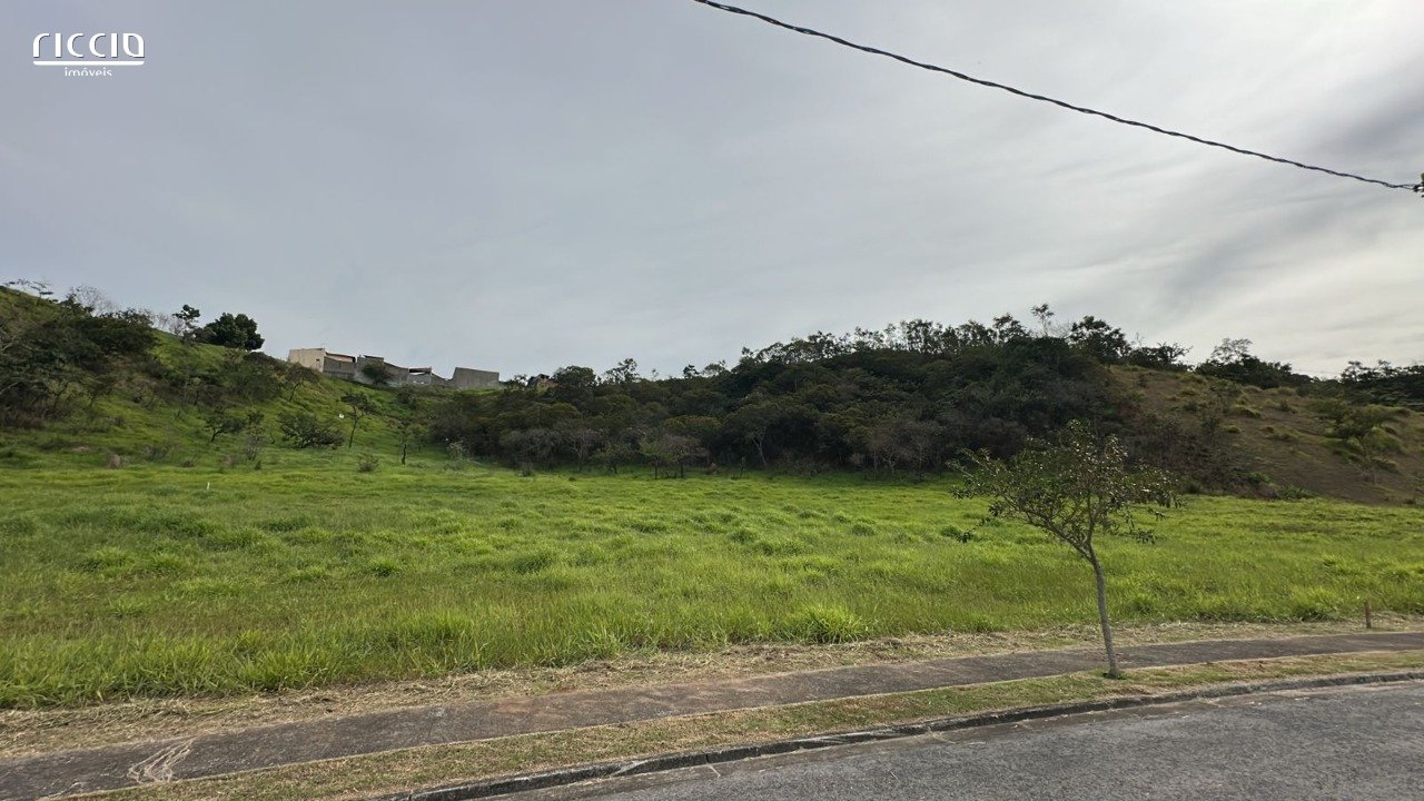 Terreno de 1.038,04 m² á venda no Condomínio Recanto da Baronesa em São José dos Campos
