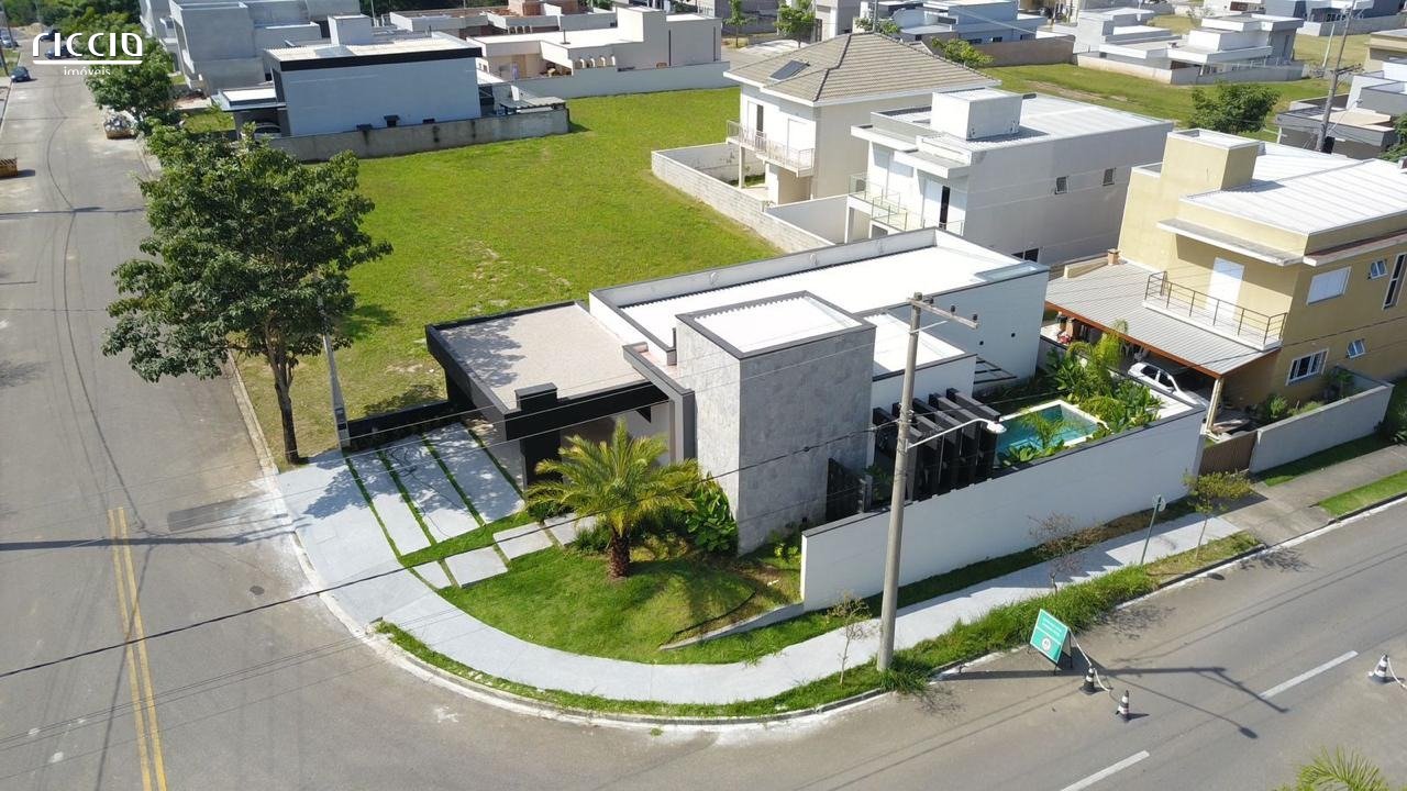 Casa em Condomínio à venda no Residencial Terras do Vale — ambiente interno