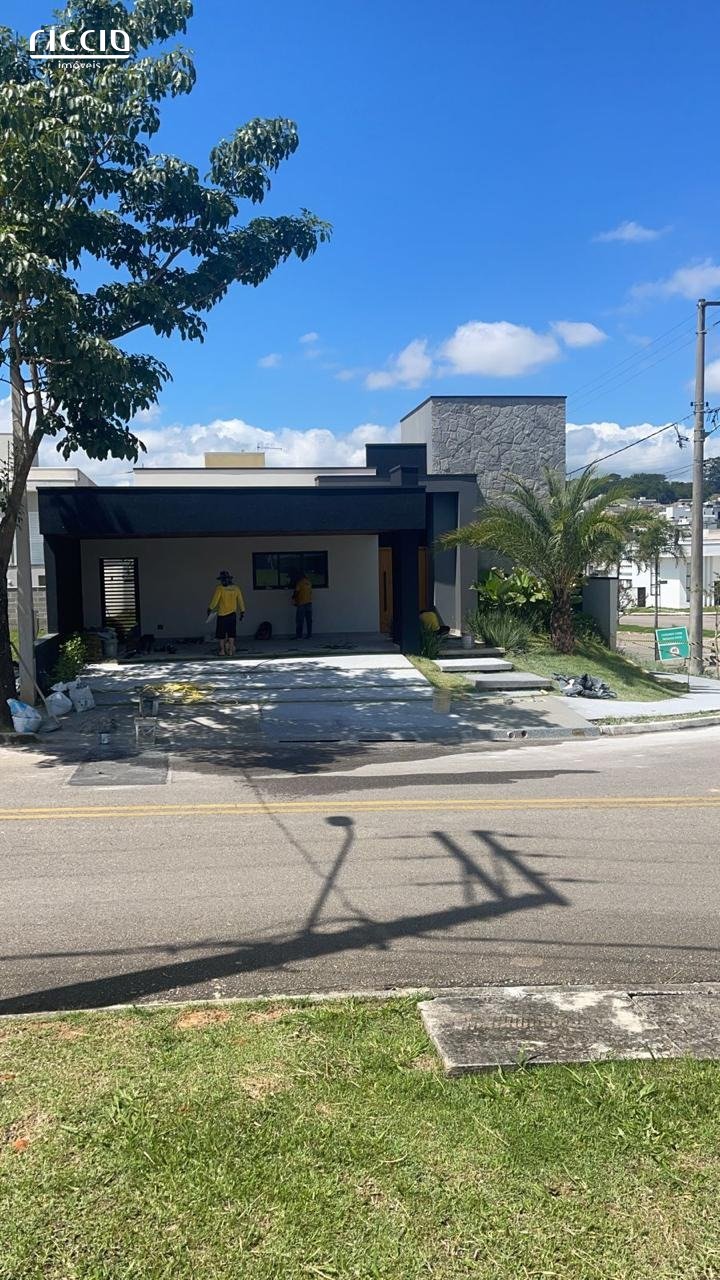 Casa térrea à venda no Residencial Terras do Vale - 120m² construídos em terreno de 300m²!