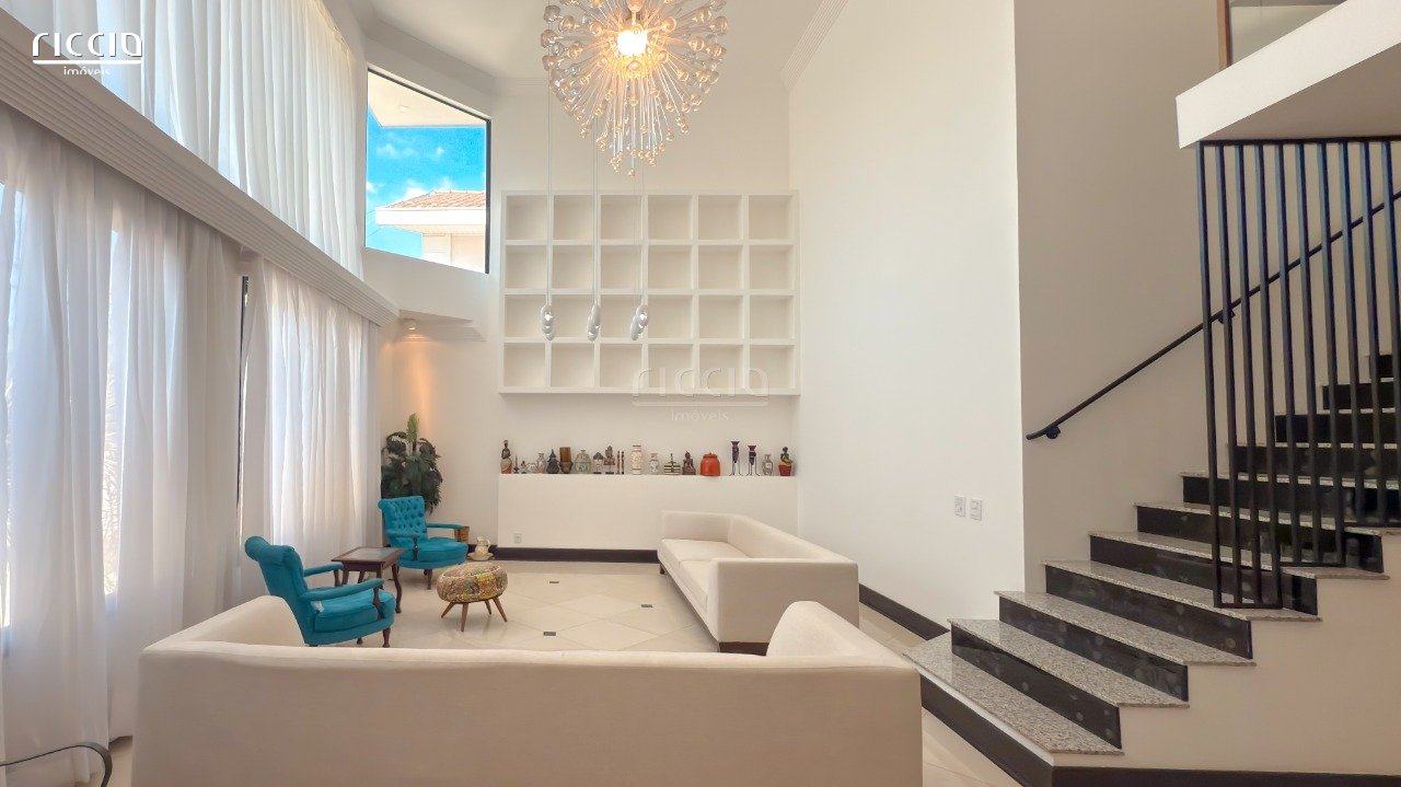 Casa em Condomínio à venda no Jardim das Colinas — ambiente interno
