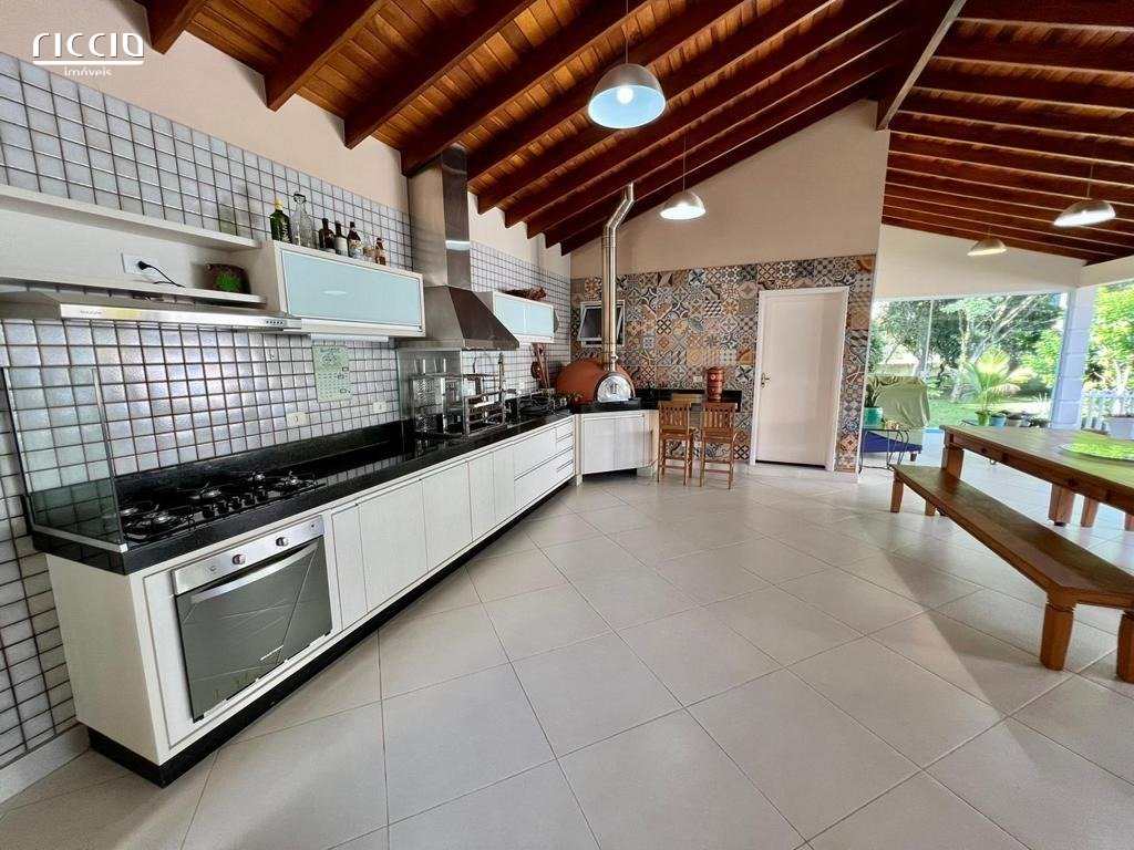 Casa em Condomínio à venda no Jardim Esplanada — ambiente interno
