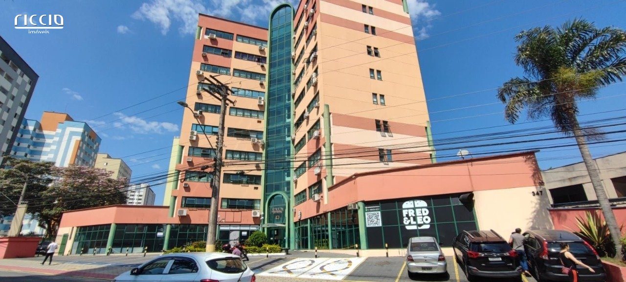 Edificio Atrium Office Building