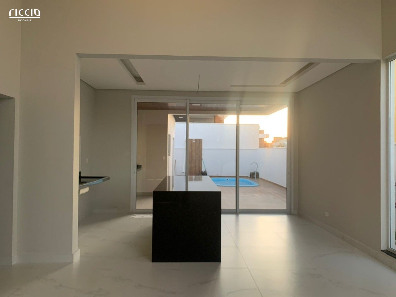 Casa em Condomínio à venda no Residencial Terras do Vale — ambiente interno