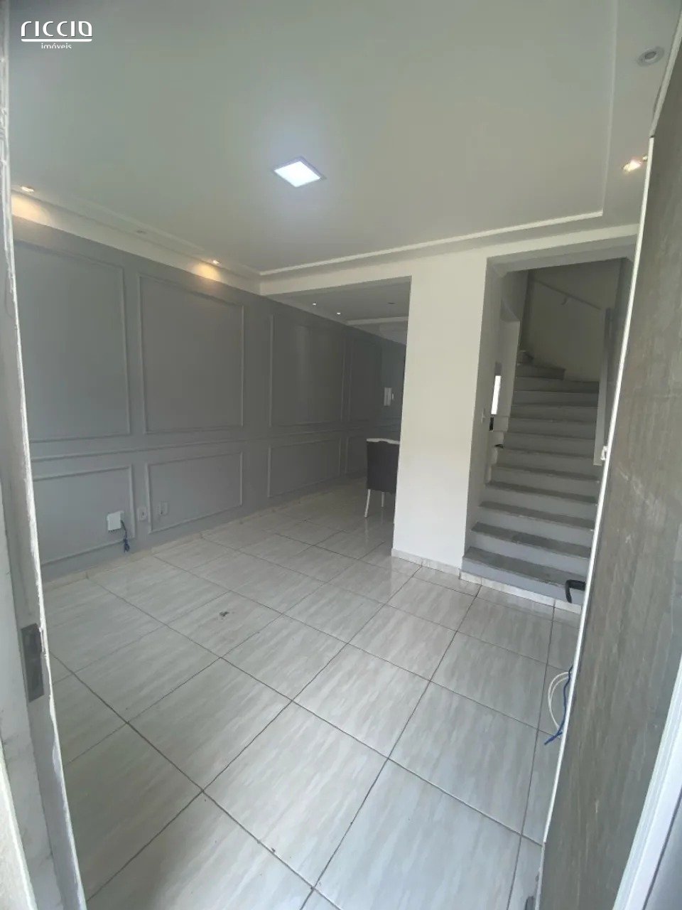 Casa em Condomínio à venda no Jardim Limoeiro — ambiente interno