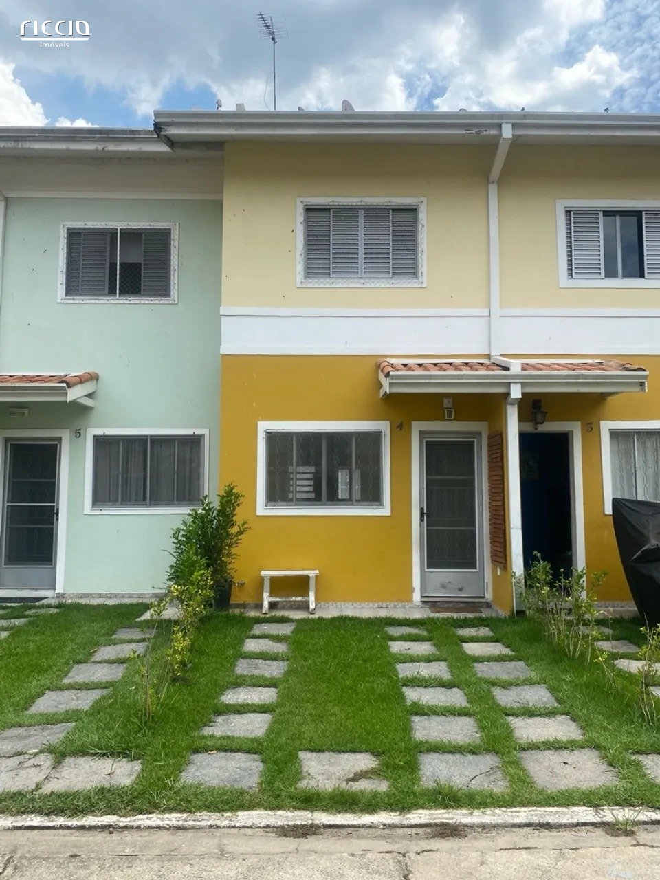 Casa em Condomínio no Jardim Limoeiro para Venda em Sao Jose dos Campos-SP