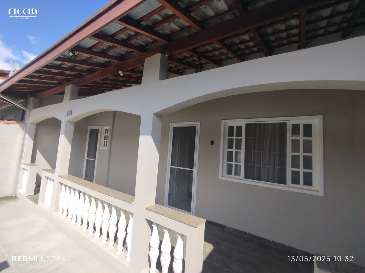 Casa no bairro do Vista Verde com 2 dormitórios e uma edicula nos fundos.